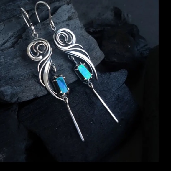 NWT! Silver Tone Scroll Filigree Pierced Dangle Earrings! $18 each OR 2/$30! - Picture 3 of 9